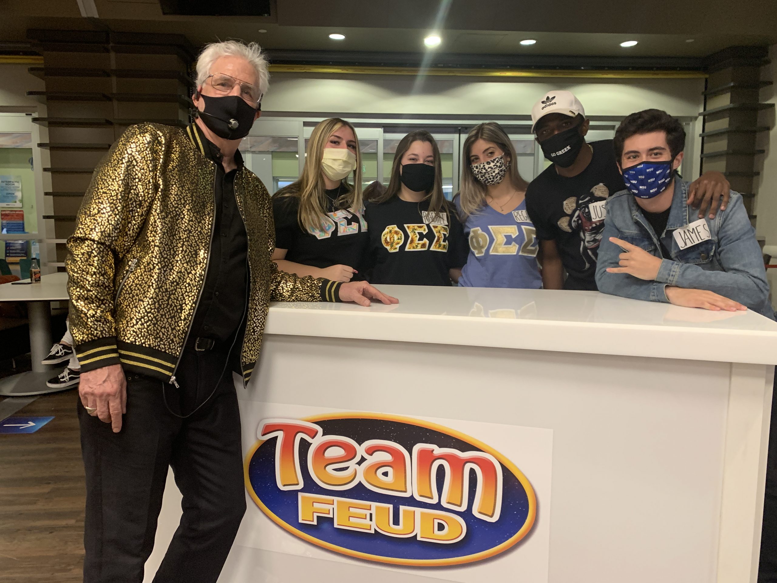 Doug Shannon's Team Feud - Game Show at FIU - students enjoying game
