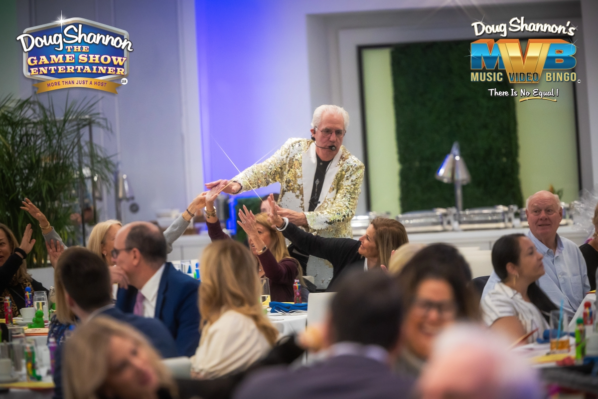 Doug High Five the crowd